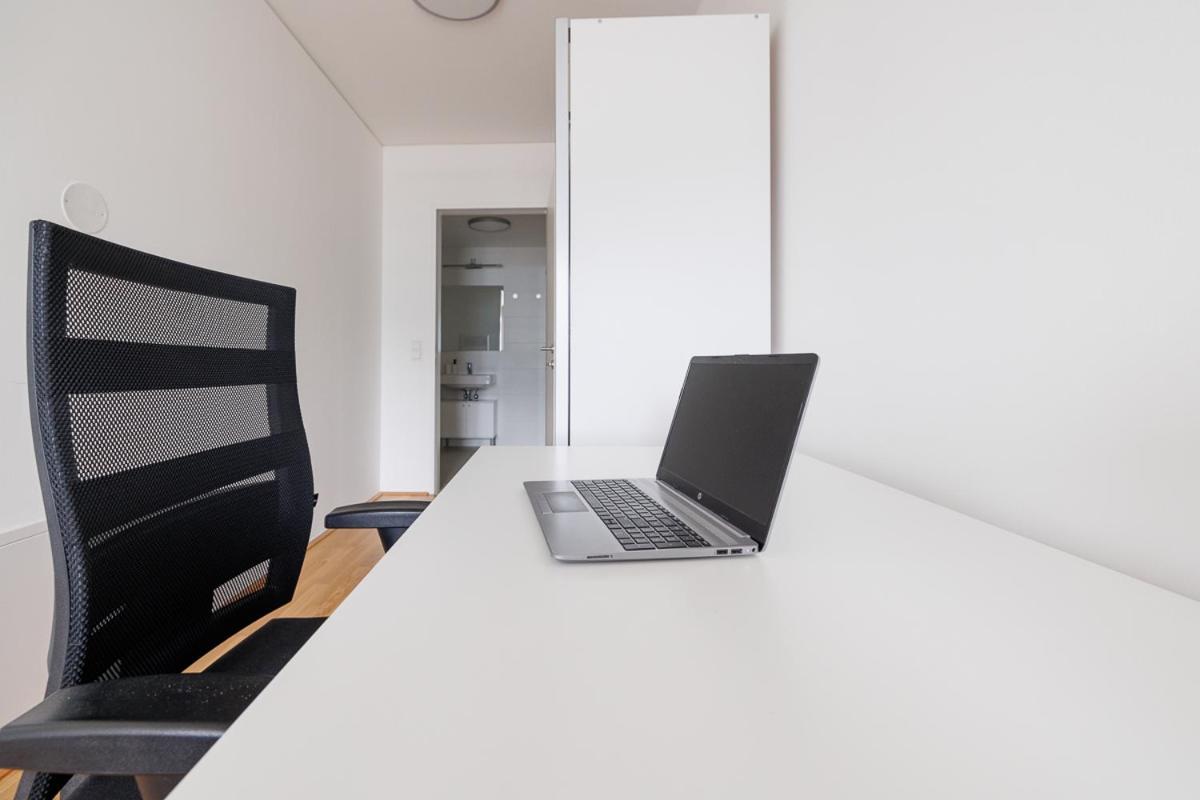 Appartement Lovely In Marina Tower - 10min To Center Wenen